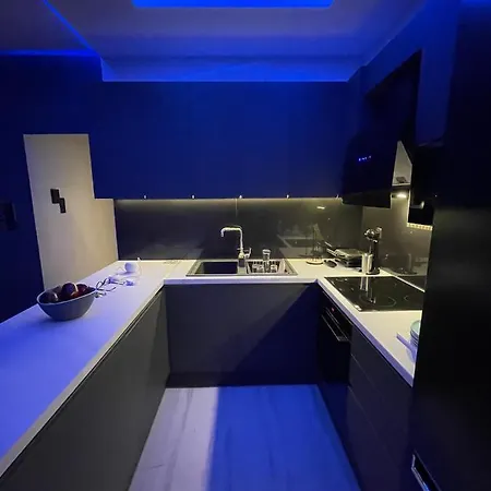 Luxury 3 Bedroom Apartment In Kiato Center Exterior foto