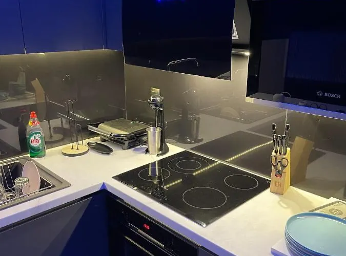 Luxury 3 Bedroom Apartment In Kiato Center