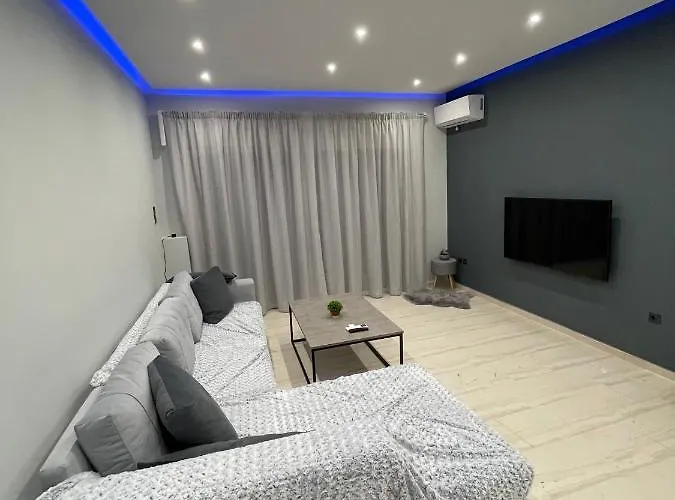 Luxury 3 Bedroom Apartment In Kiato Center