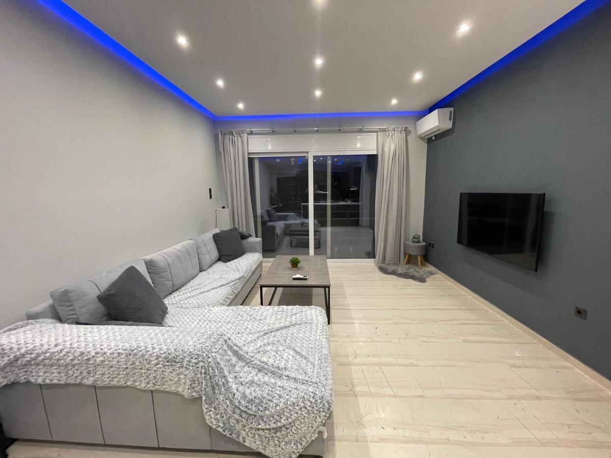 Luxury 3 Bedroom In Center Apartment